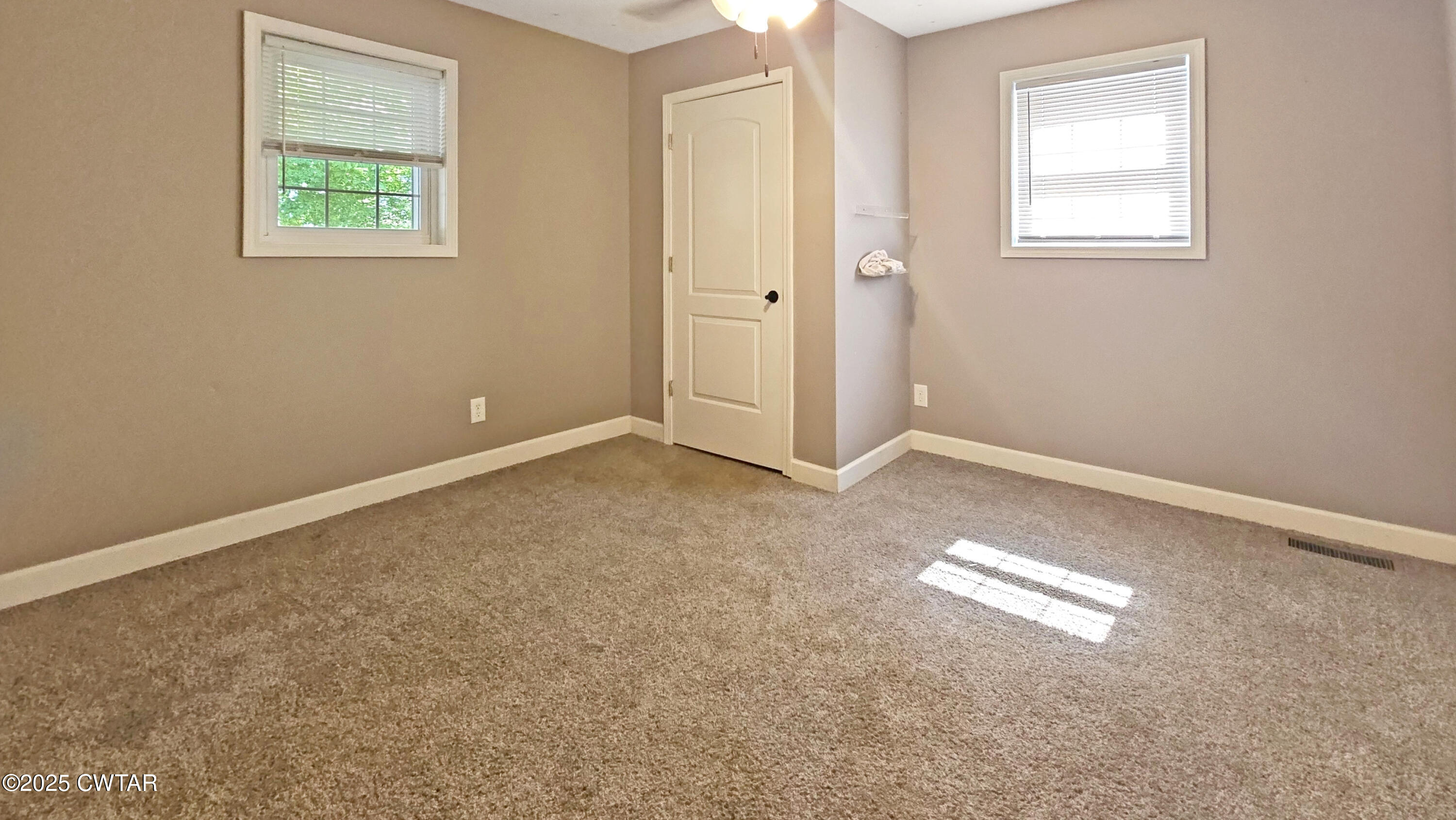 215 Front Street Trezevant, TN 38258 - Photo 6 of 18 1-Aug 27 2025 03_54am-p8vD
