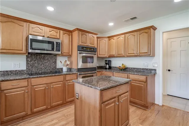 $3,600 | 934 Winona Drive, Mandeville, LA 70471