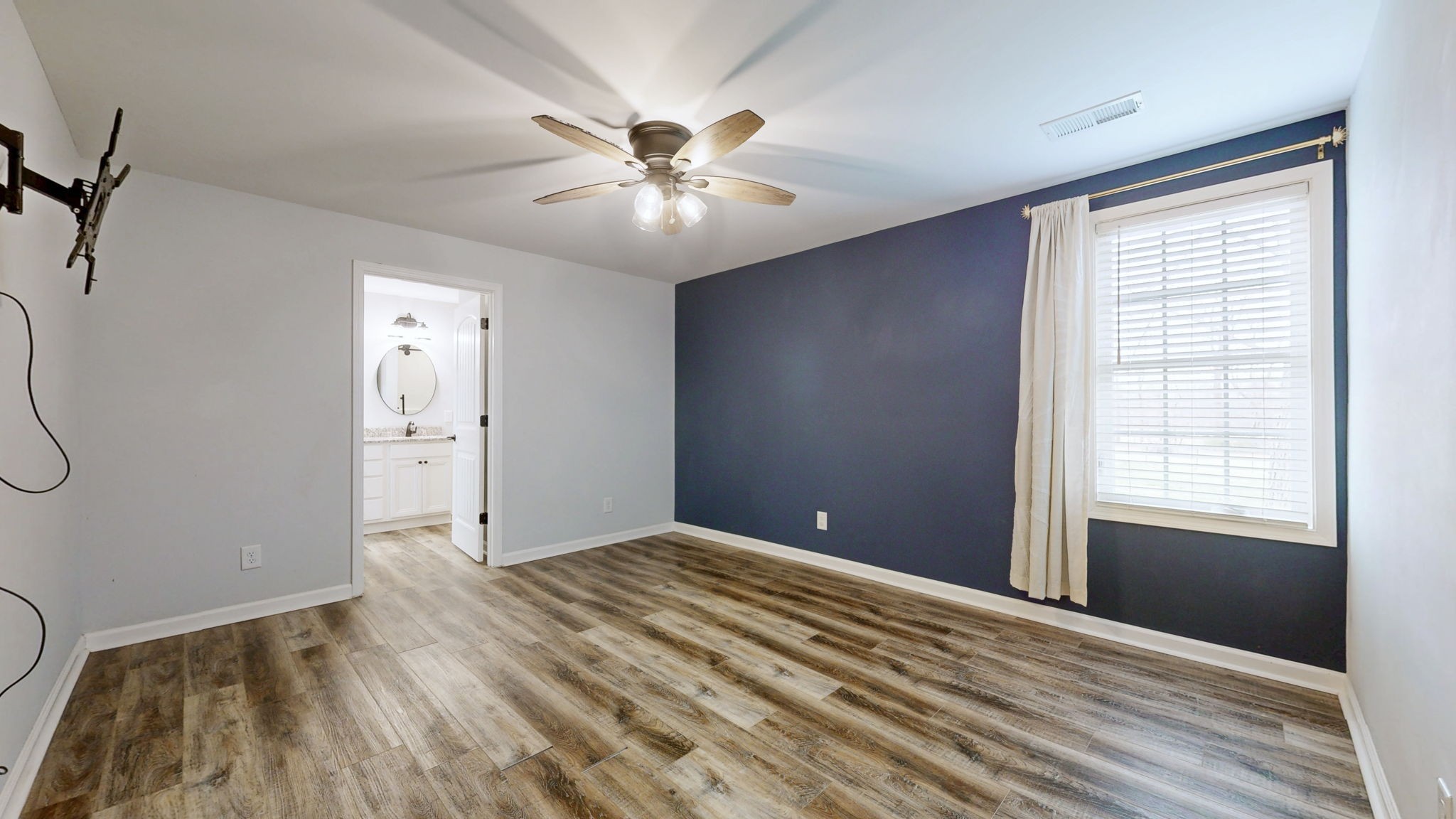 7563 South Swift Road Goodlettsville, TN 37072 - Photo 10 of 25 a view of an empty room with a window