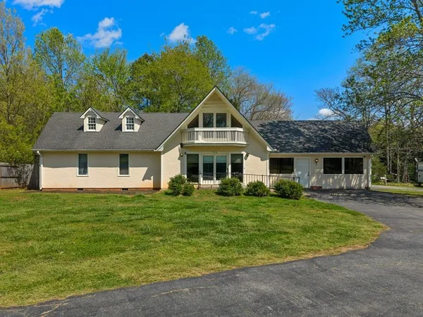 $319,000 | 719 South Howard Avenue, Landrum, SC 29356