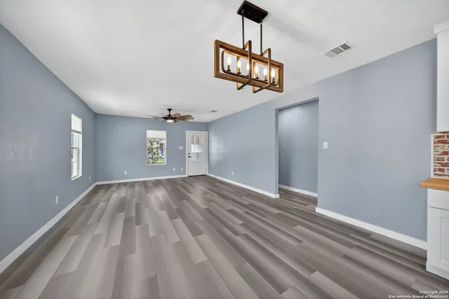 $2,000 | 1203 Ave J, Hondo, TX 78861