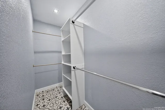 $2,000 | 1203 Ave J, Hondo, TX 78861