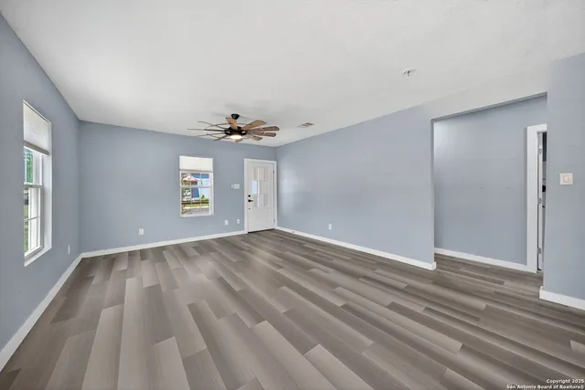 $2,000 | 1203 Ave J, Hondo, TX 78861