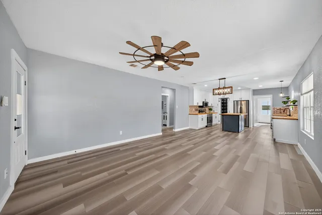 $2,000 | 1203 Ave J, Hondo, TX 78861