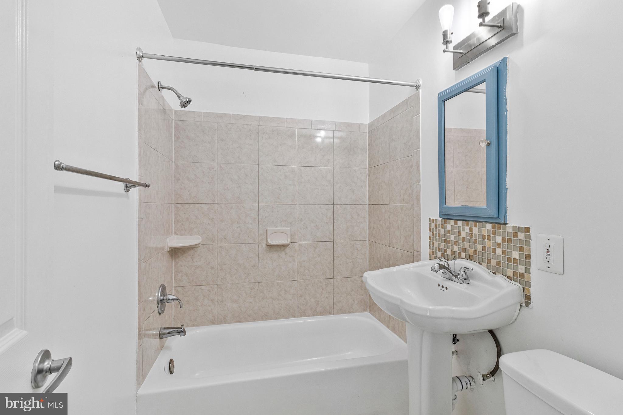 1005 Chillum Road, Unit 207 Hyattsville, MD 20782 - Photo 17 of 25 Bathroom