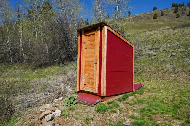 $460,000 | 2801 McNitt Road, Kettle Falls, WA 99141