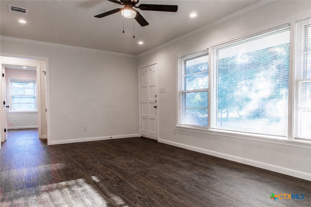 2019 South 9th Street Temple, TX 76504 - Photo 7 of 23 Living room facing front door