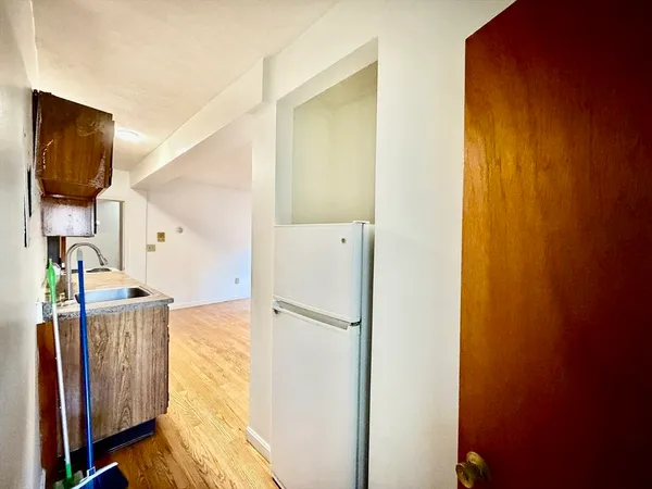 $1,880 | 21 Billings Road, Unit 1, Quincy, MA 02171