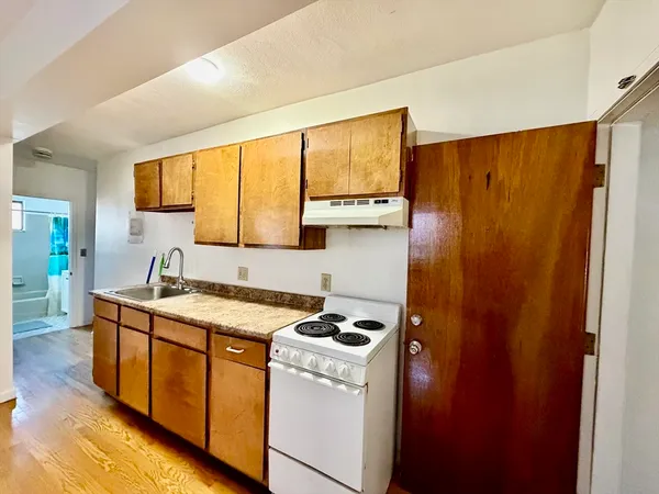 $1,880 | 21 Billings Road, Unit 1, Quincy, MA 02171