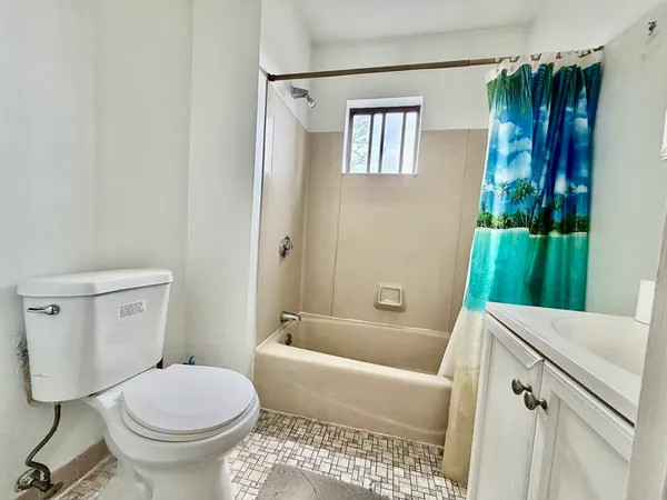 $1,880 | 21 Billings Road, Unit 1, Quincy, MA 02171