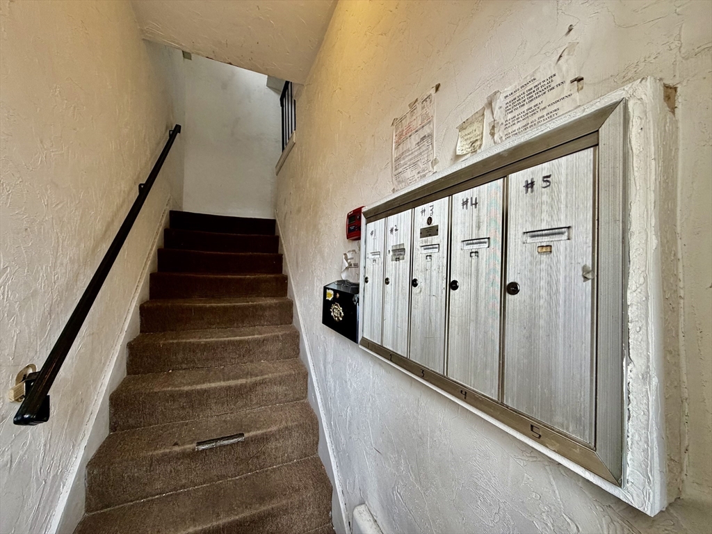 21 Billings Road, Unit 1 Quincy, MA 02171 - Photo 5 of 22