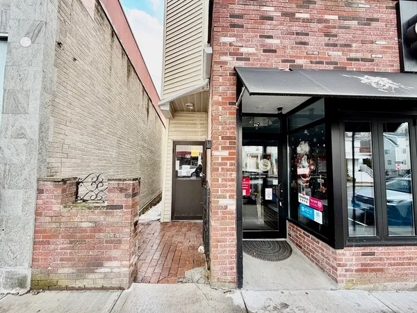 $1,880 | 21 Billings Road, Unit 1, Quincy, MA 02171