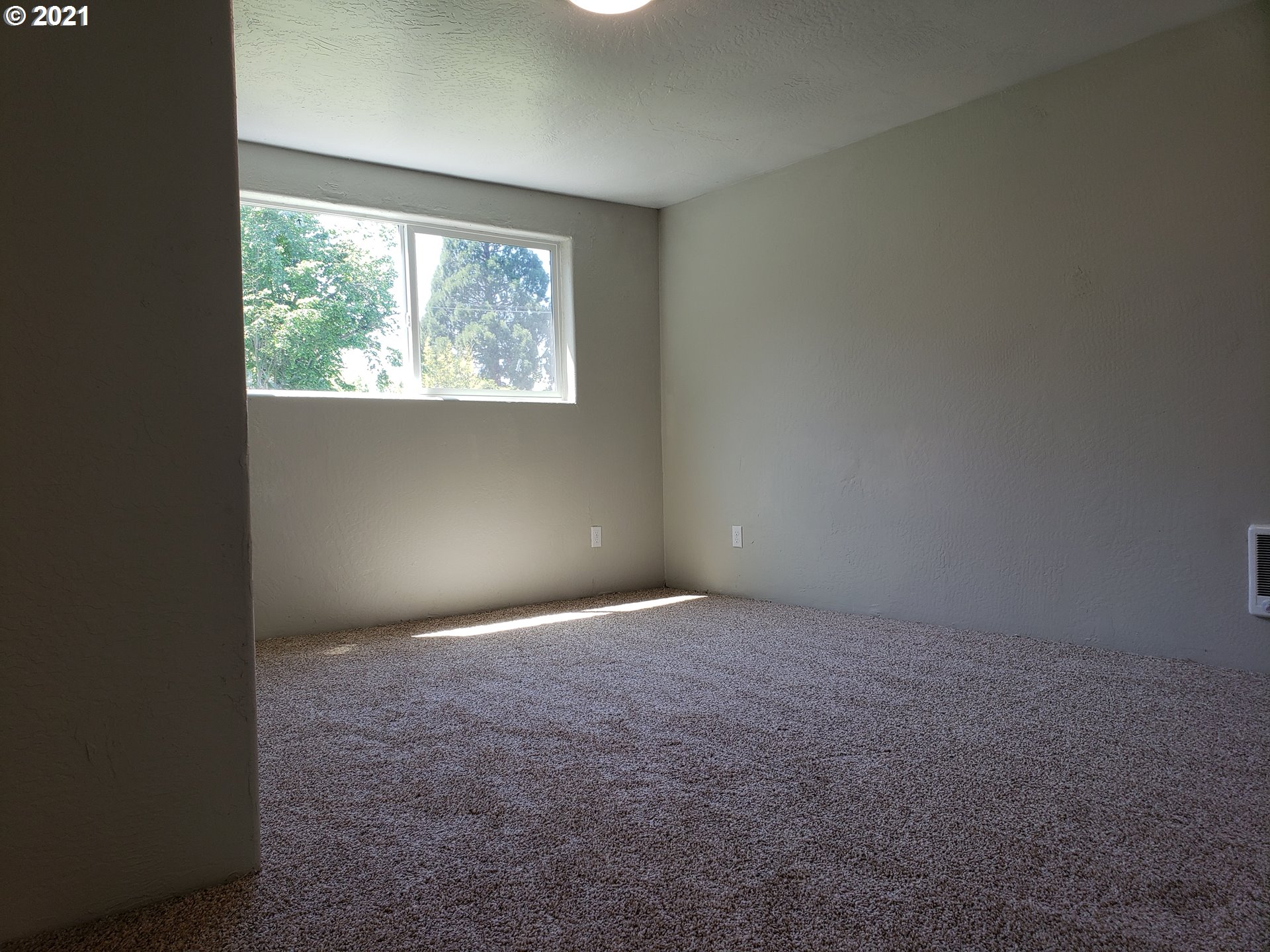 250 37th Street Springfield, OR 97478 - Photo 16 of 21