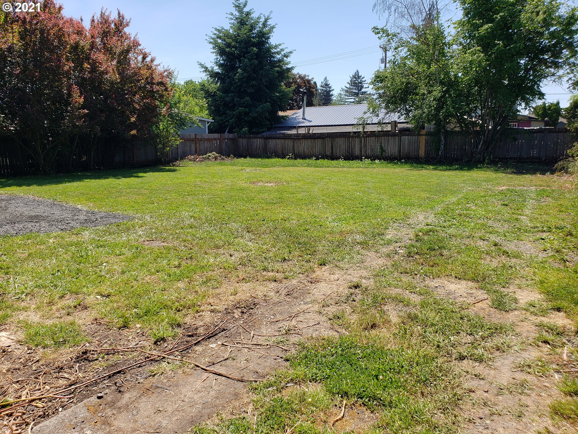 250 37th Street Springfield, OR 97478 - Photo 3 of 21