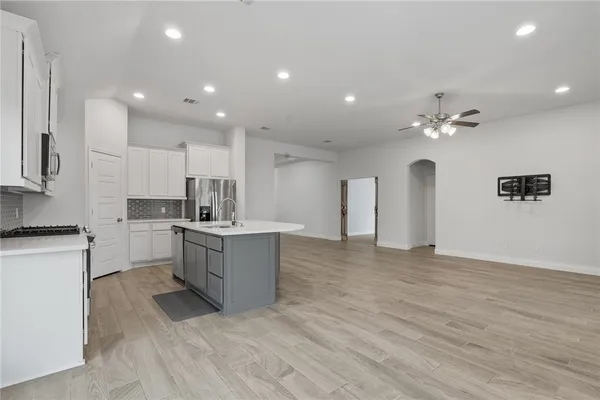 $2,500 | 209 Magdalene Way, Liberty Hill, TX 78642