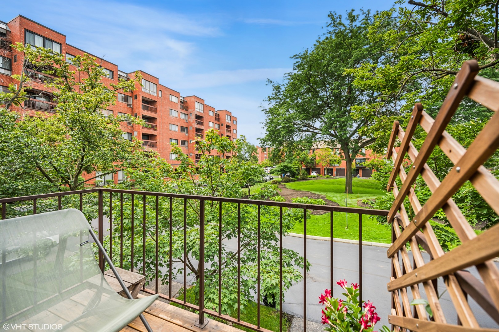 3845 Appian Way Glenview, IL 60025 - Photo 10 of 30