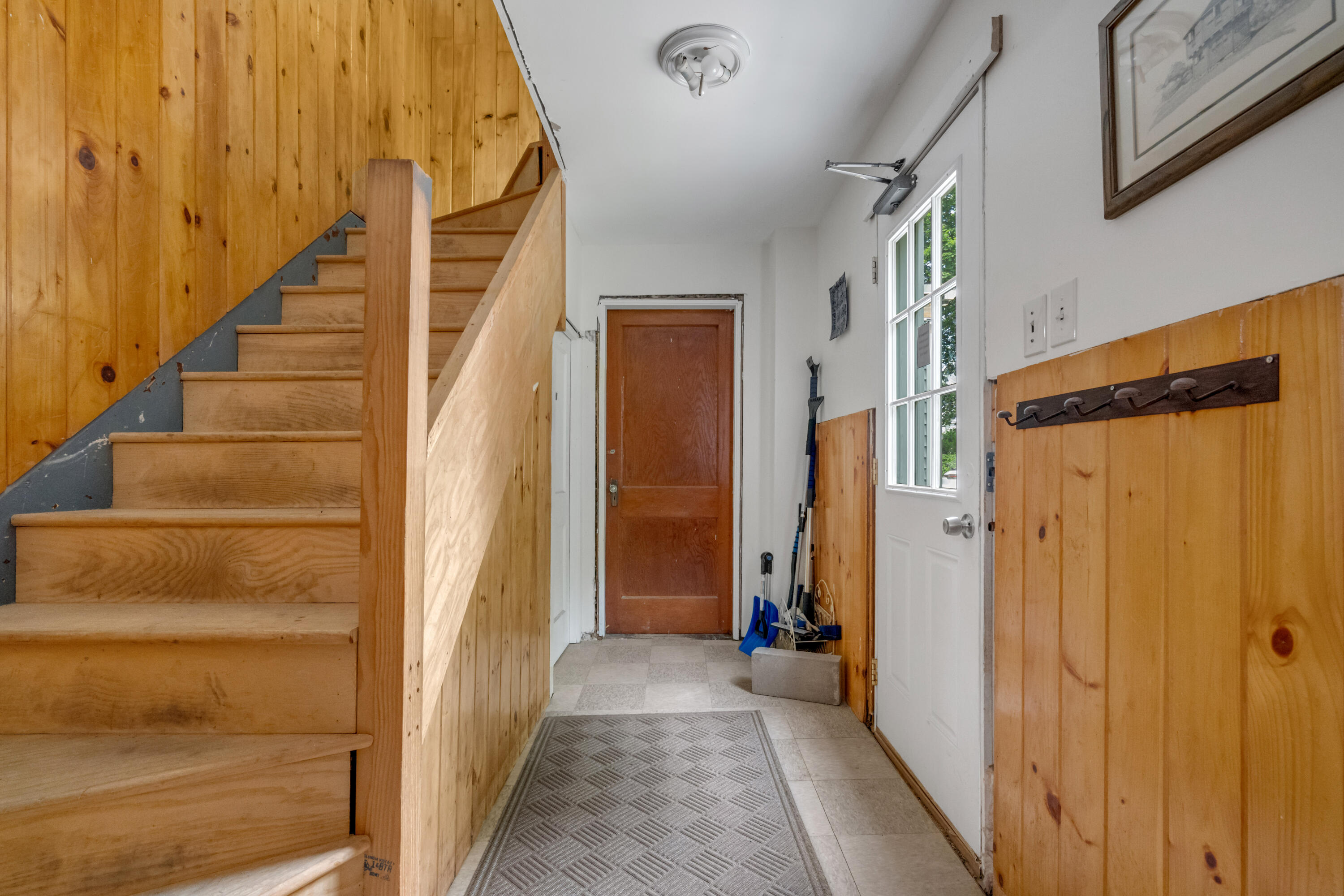 8 Thompson Street Lewiston, ME 04240 - Photo 4 of 46 DSC07066