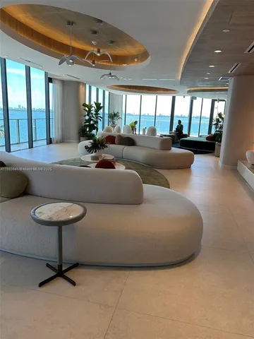 $9,900 | 700 Northeast 24th Street, Unit 4806, Miami, FL 33137