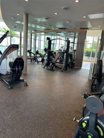 $9,900 | 700 Northeast 24th Street, Unit 4806, Miami, FL 33137