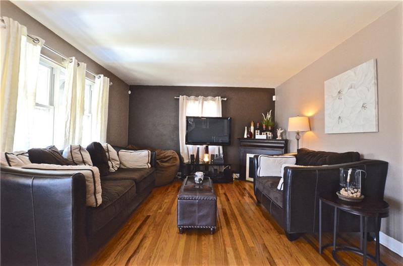 313 McClelland Road Canonsburg, PA 15317 - Photo 3 of 24 Gallery Image 3