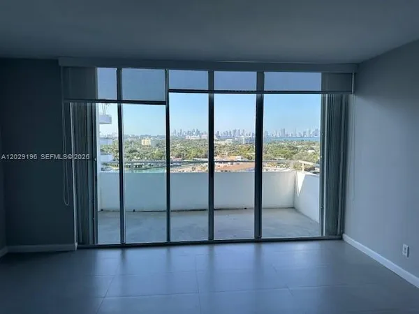 $3,100 | 5161 Collins Avenue, Unit 1709, Miami Beach, FL 33140