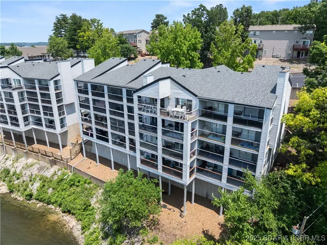$335,000 | 4897 Bridgepointe Drive, Unit 141, Osage Beach, MO 65065