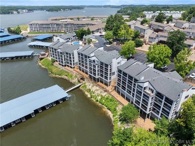 $335,000 | 4897 Bridgepointe Drive, Unit 141, Osage Beach, MO 65065