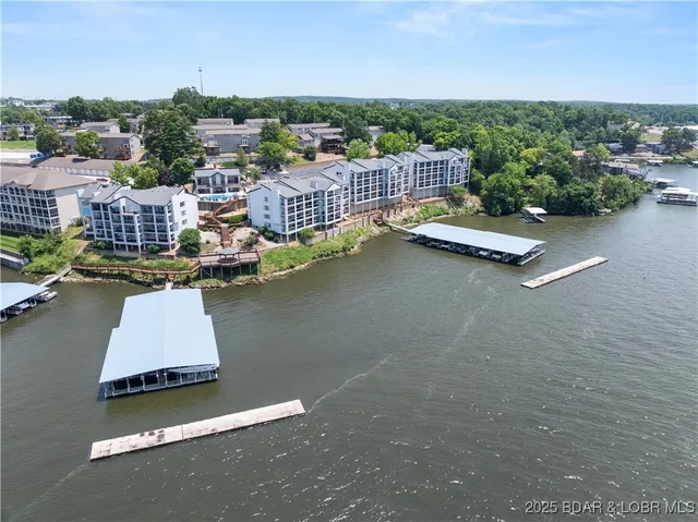 $335,000 | 4897 Bridgepointe Drive, Unit 141, Osage Beach, MO 65065