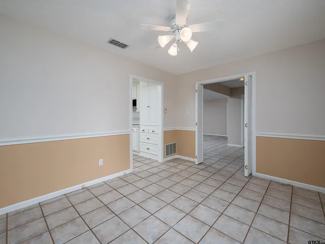 a view of a livingroom with an empty space