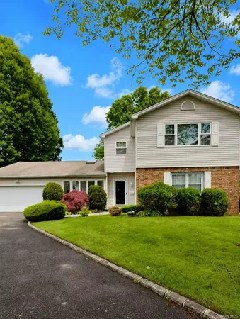 $5,000 | 21 Redwood Court, Glen Cove, NY 11542