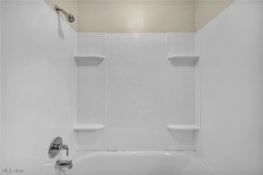 1682 Overbrook Road Lyndhurst, OH 44124 - Photo 11 of 33 Full bath with tub / shower combination