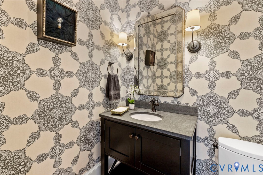 3264 Three Bridge Road Powhatan, VA 23139 - Photo 33 of 78 Guest with soapstone vanity bath off Great room Ha