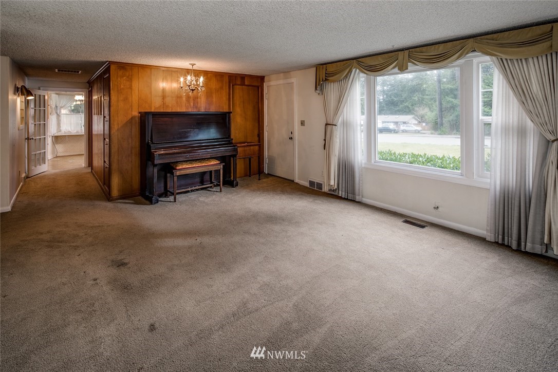 2341 Yew Street Road Bellingham, WA 98229 - Photo 3 of 31 Gallery Image 3