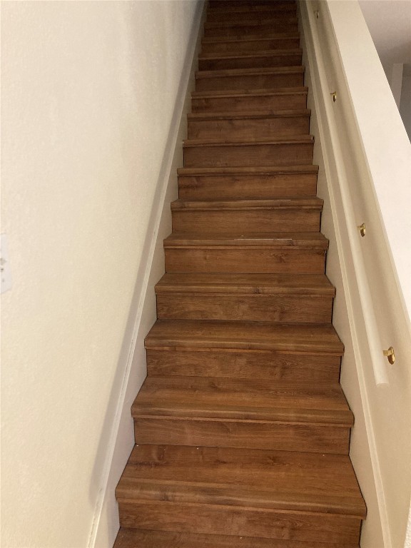 118 Sandstone Drive, Unit A Jarrell, TX 76537 - Photo 4 of 6 a view of entryway