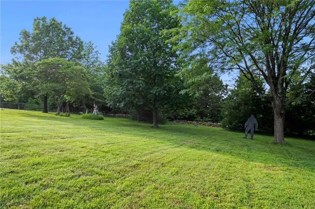 $675,000 | 30602 84th Circle, De Soto, KS 66018