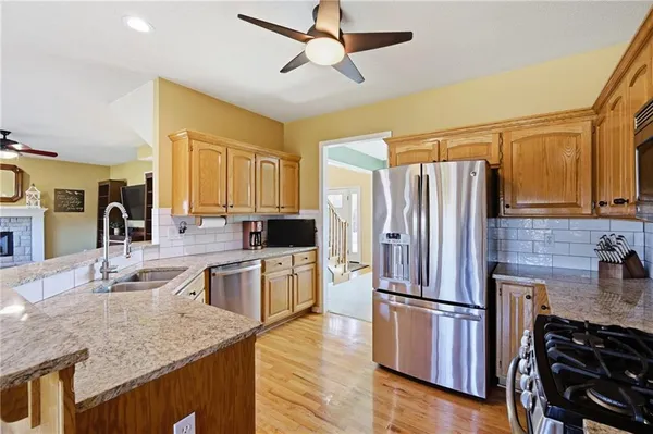 $600,000 | 30602 84th Circle, De Soto, KS 66018