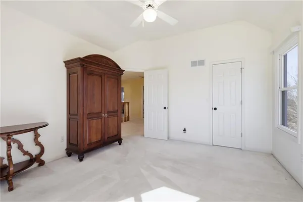 $600,000 | 30602 84th Circle, De Soto, KS 66018