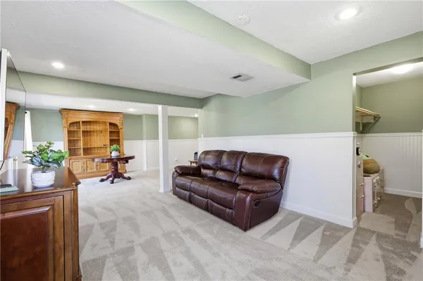 $600,000 | 30602 84th Circle, De Soto, KS 66018
