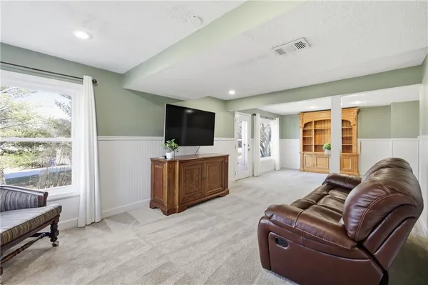 $600,000 | 30602 84th Circle, De Soto, KS 66018