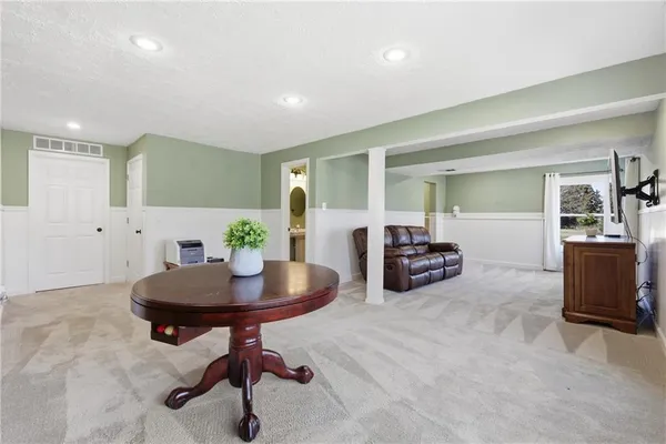 $600,000 | 30602 84th Circle, De Soto, KS 66018