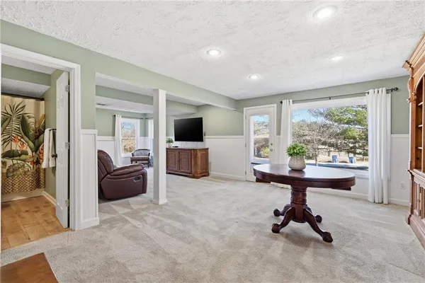$600,000 | 30602 84th Circle, De Soto, KS 66018