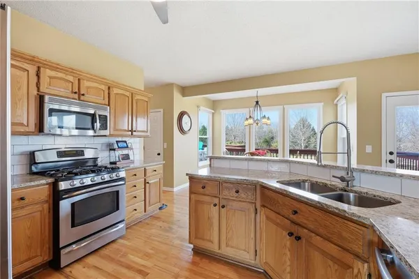 $600,000 | 30602 84th Circle, De Soto, KS 66018
