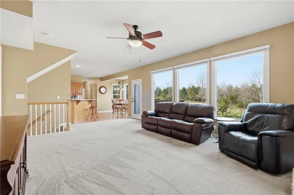 $600,000 | 30602 84th Circle, De Soto, KS 66018