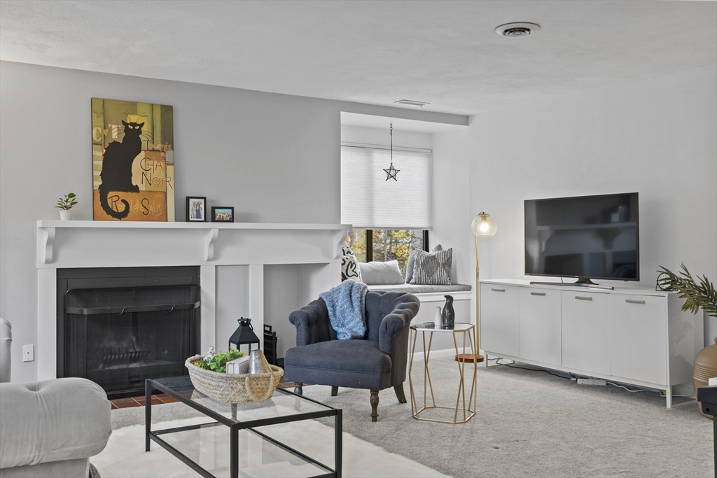 23 Concord Greene, Unit 4 Concord, MA 01742 - Photo 13 of 34