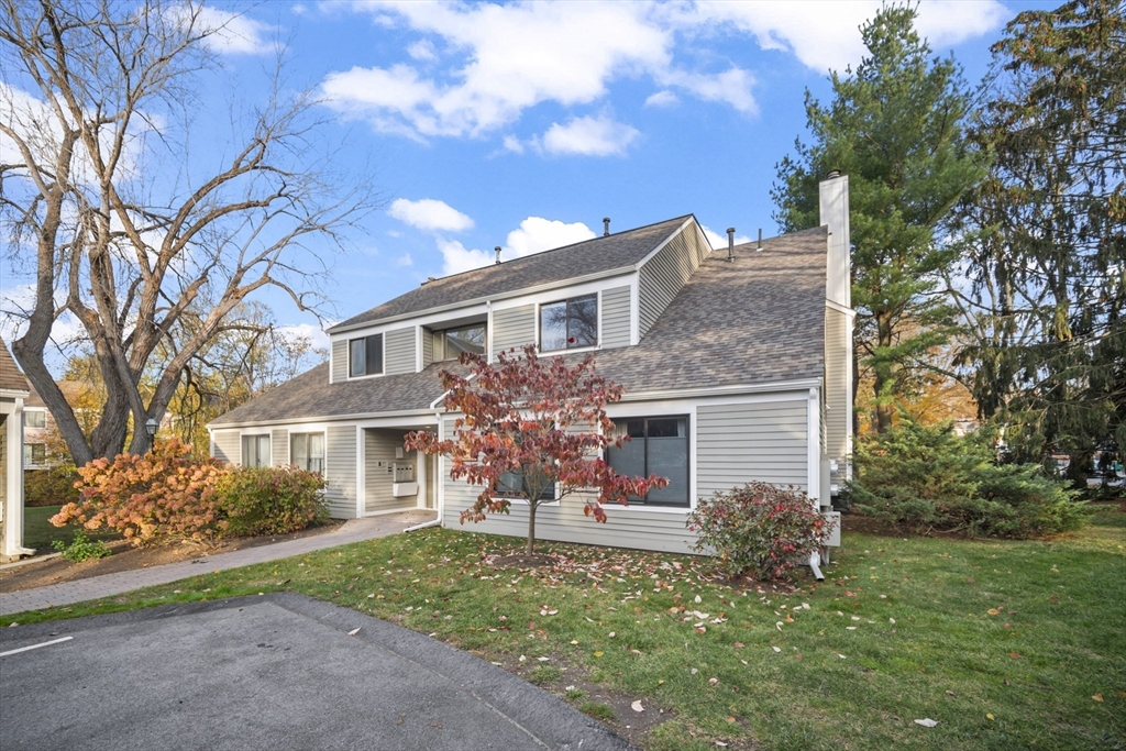 23 Concord Greene, Unit 4 Concord, MA 01742 - Photo 24 of 34
