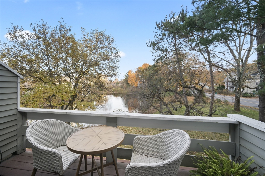 23 Concord Greene, Unit 4 Concord, MA 01742 - Photo 3 of 34