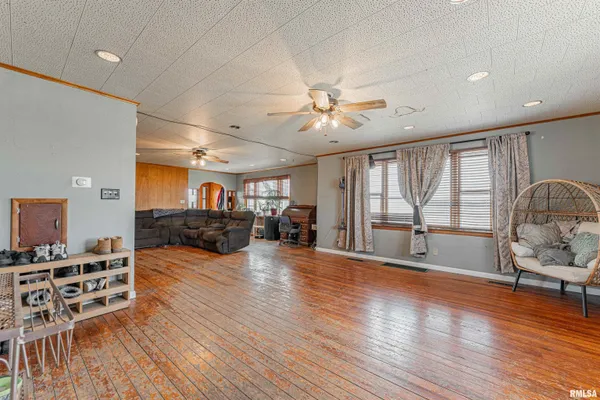 $219,000 | 2635 County Road 950, Lovington, IL 61937