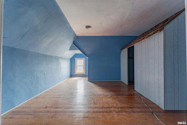 $219,000 | 2635 County Road 950, Lovington, IL 61937