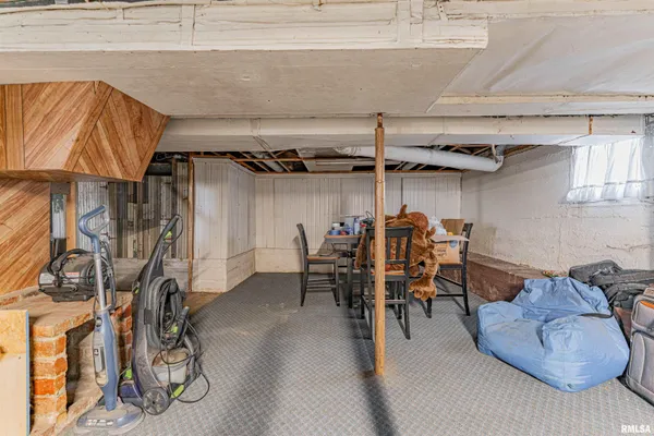 $219,000 | 2635 County Road 950, Lovington, IL 61937