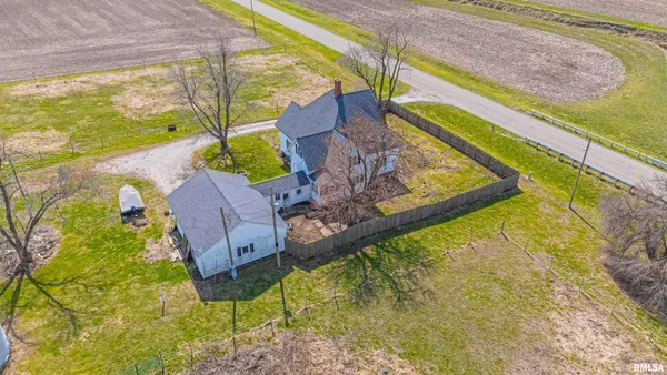 $219,000 | 2635 County Road 950, Lovington, IL 61937